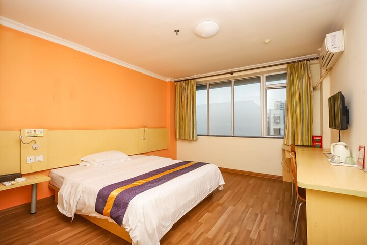 Room 29 of 45