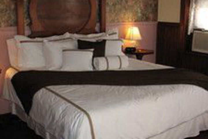 Room 13 of 23