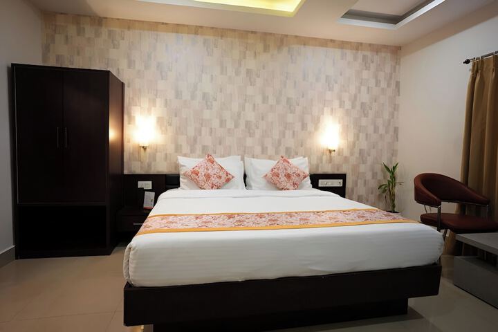 Room 14 of 32