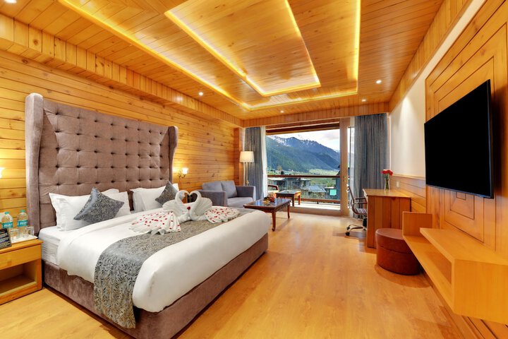 Room 10 of 40