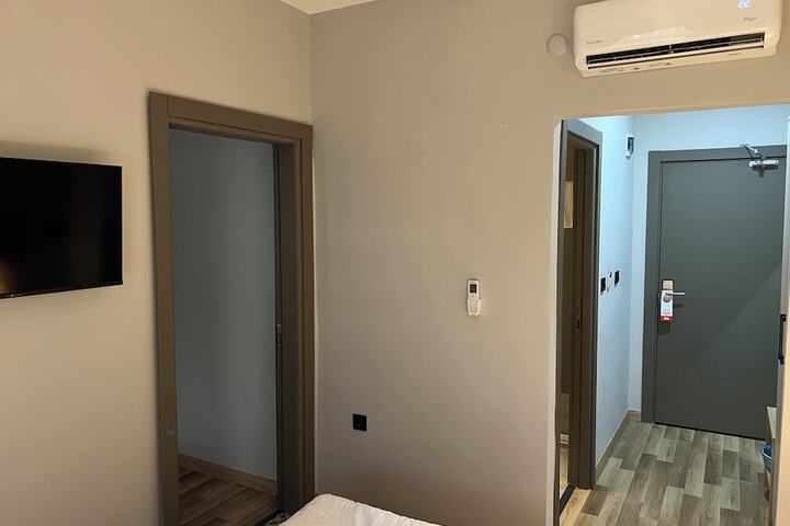 Room 30 of 39