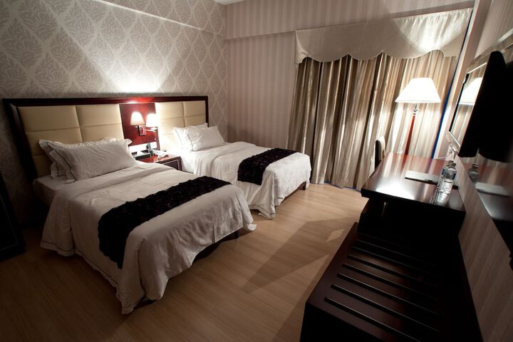 Room 5 of 37