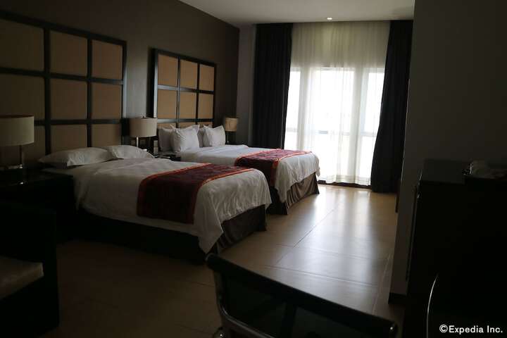 Room 9 of 76