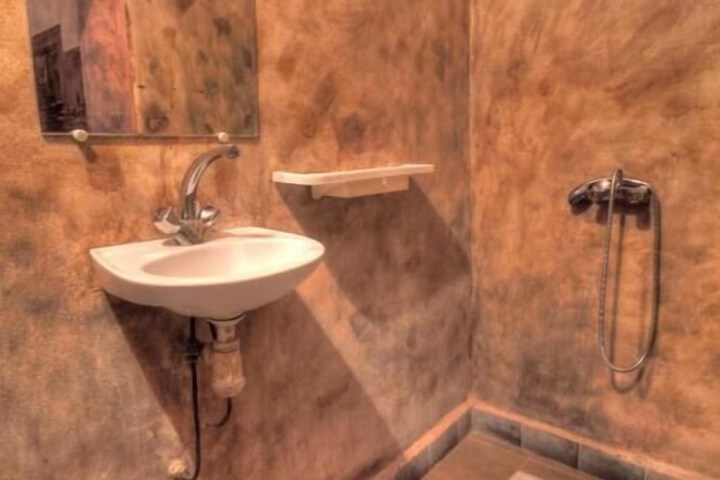 Clean Restrooms