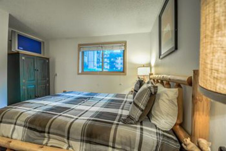 Room 35 of 168