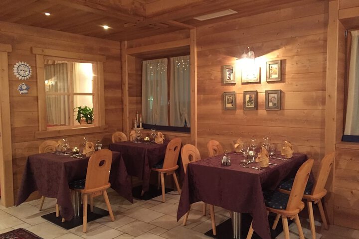 Dining 40 of 69
