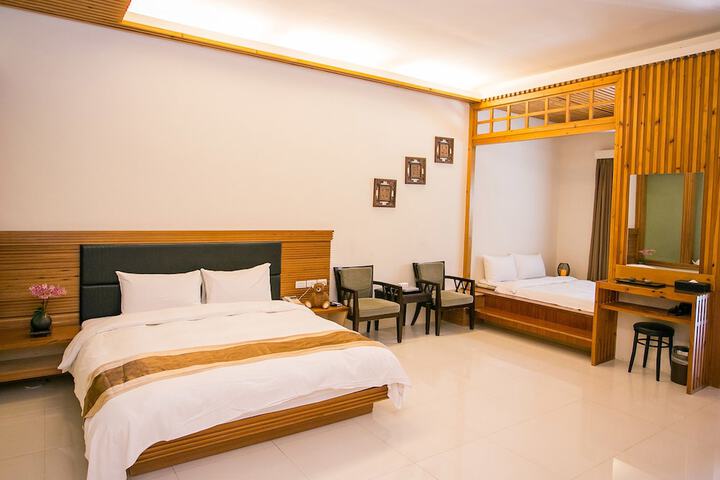 Room 12 of 68