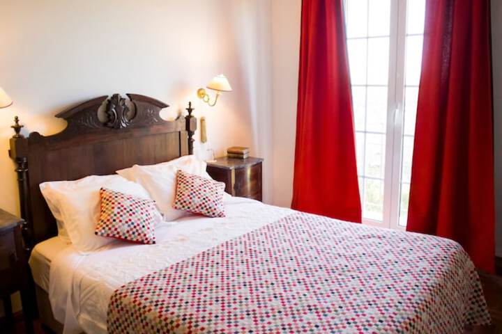 Room 8 of 27
