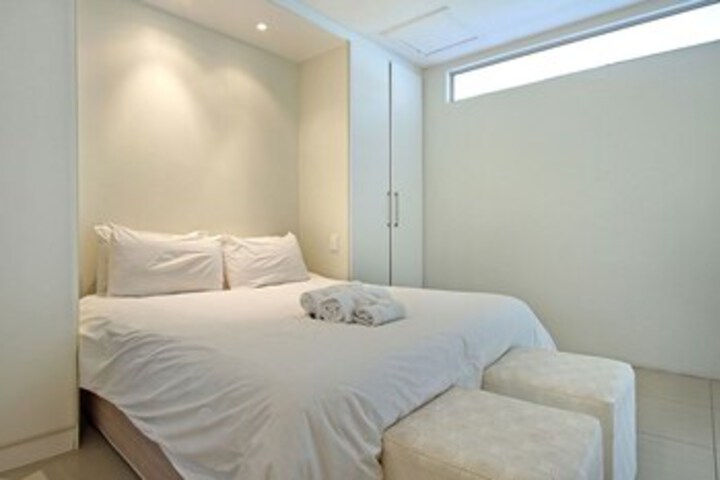 Room 16 of 18