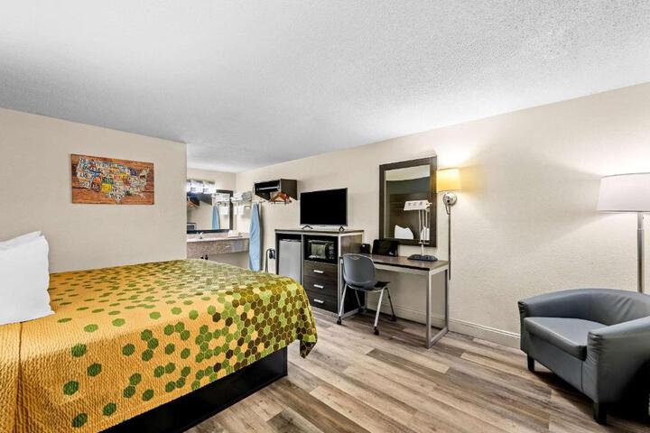 2 Double Beds (7 of 10)