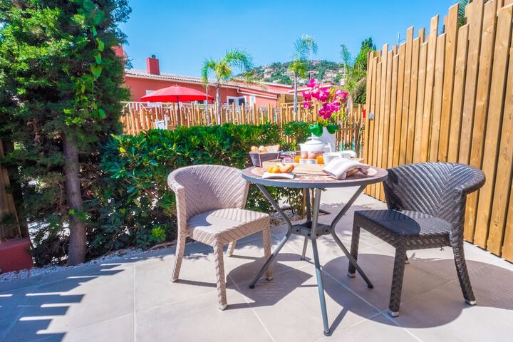 Terrace/Patio 17 of 33