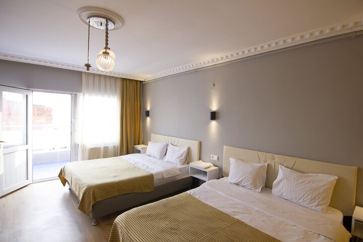Room 6 of 27
