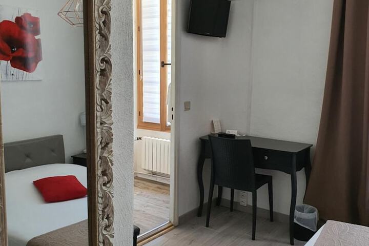 Room 16 of 62