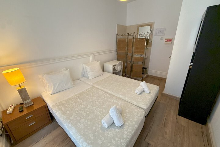 Room 45 of 157