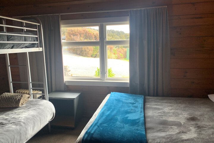 Room 52 of 143