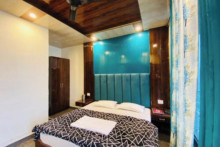Room 3 of 11