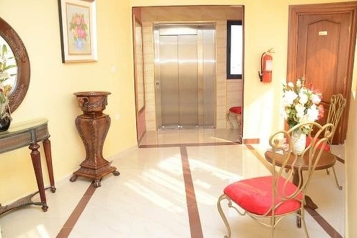 Entrance & Lobby