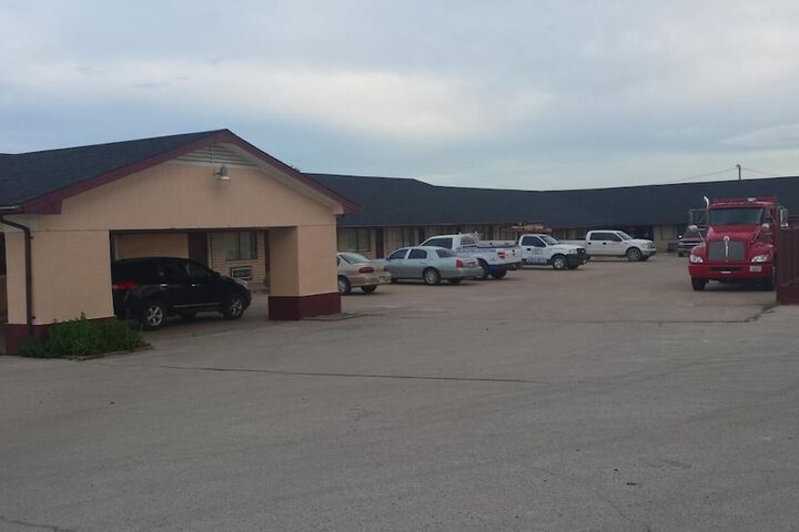 Property Grounds 14 of 17