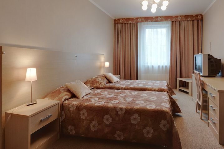 Room 6 of 34