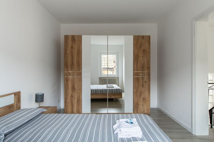 Room 3 of 47