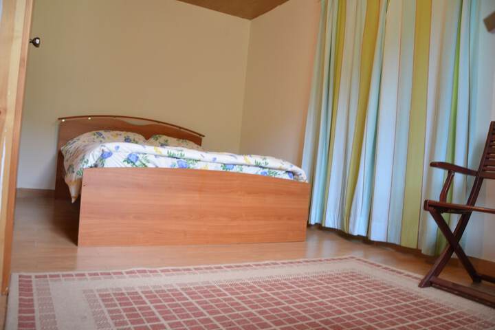 Room 6 of 44