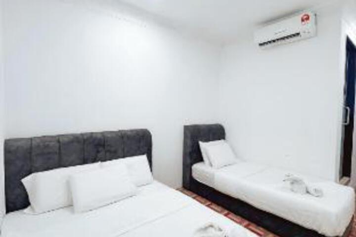 Room 8 of 8