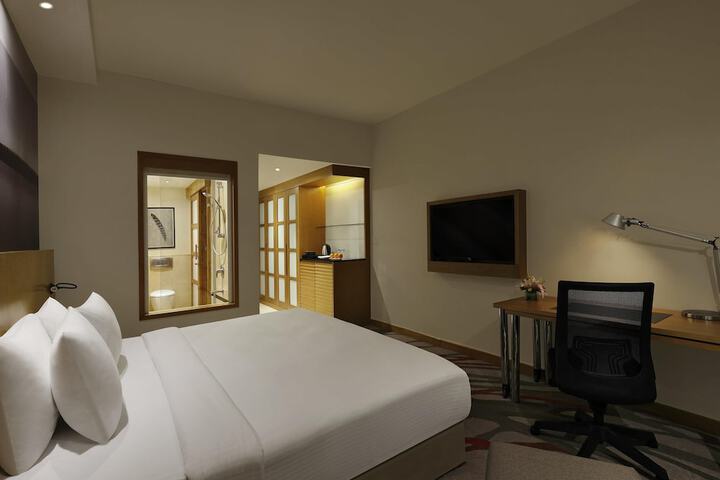 Room 25 of 126