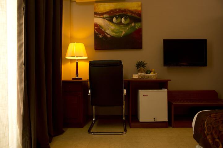 Room 13 of 46