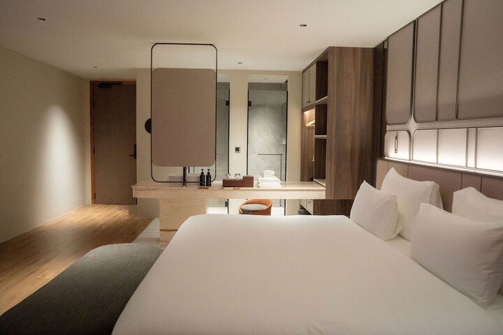 Room 136 of 216