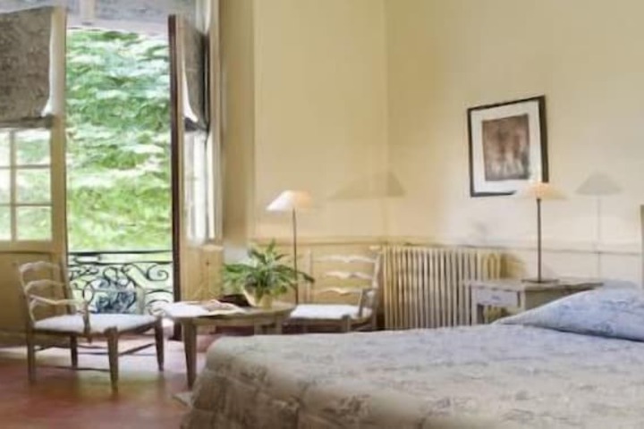 Room 5 of 23