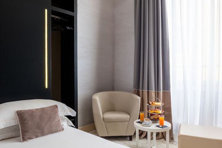 Room 48 of 84