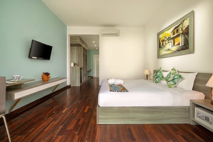 Room 10 of 53