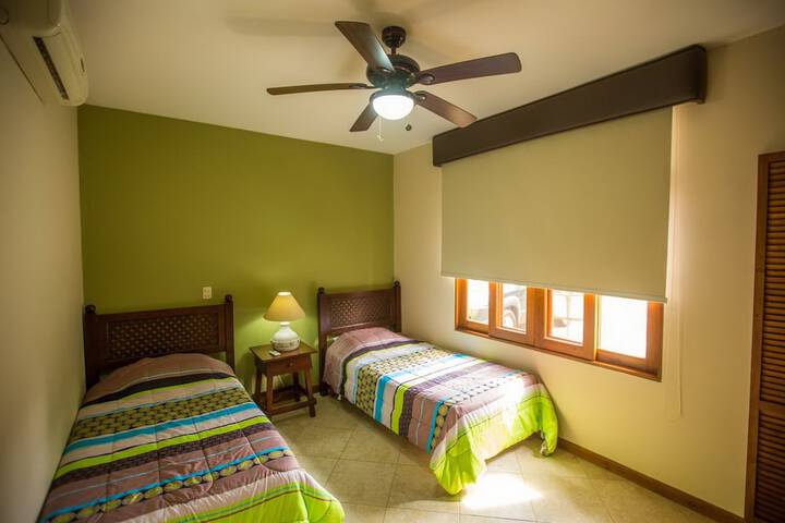 Room 3 of 39