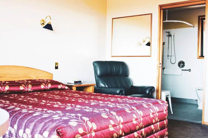 Room 52 of 70