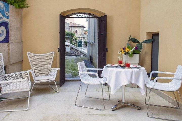 Dining Photos