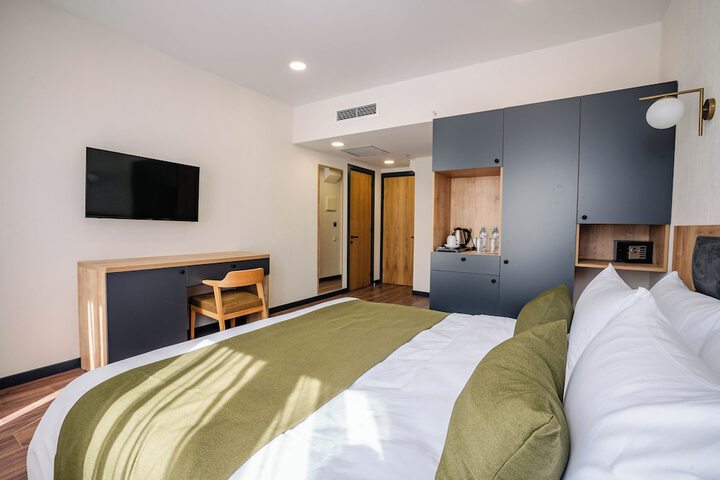 Room 9 of 72