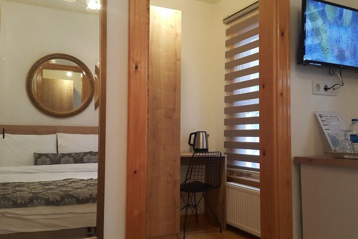 Room 27 of 62