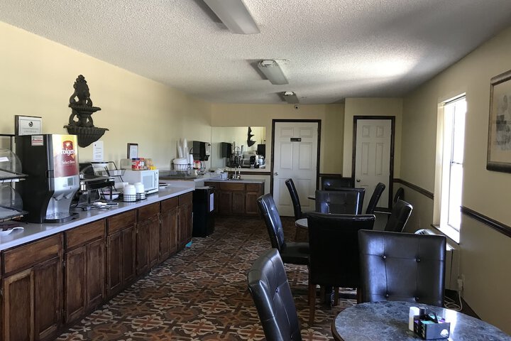 Breakfast/Coffee Service 36 of 43