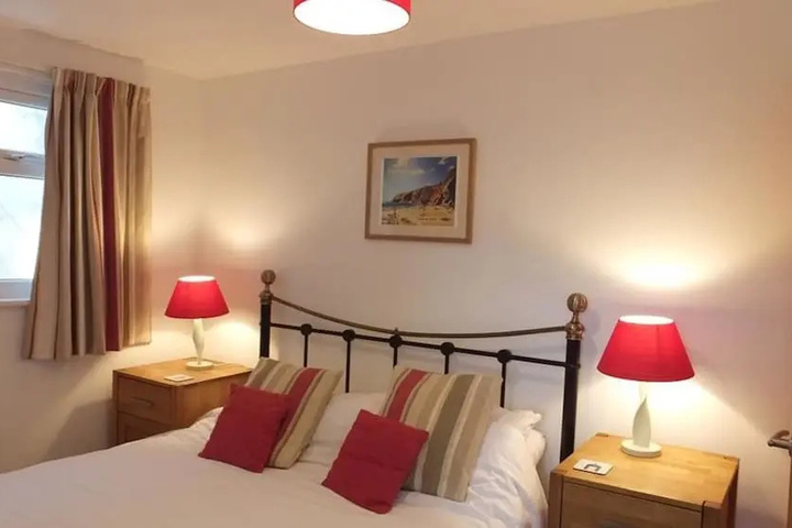 Room 4 of 19