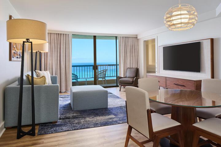 Room 53 of 192