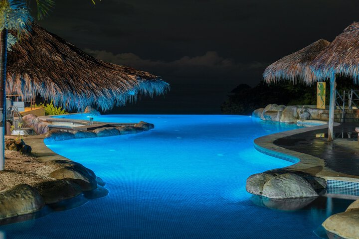 Pool 32 of 104