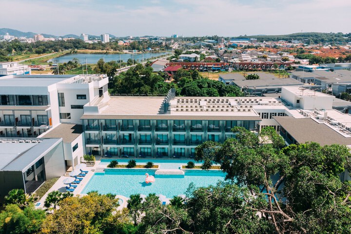 Hotel 75 of 80