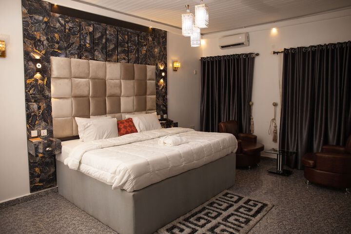Room 5 of 26