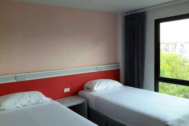 Room 7 of 37