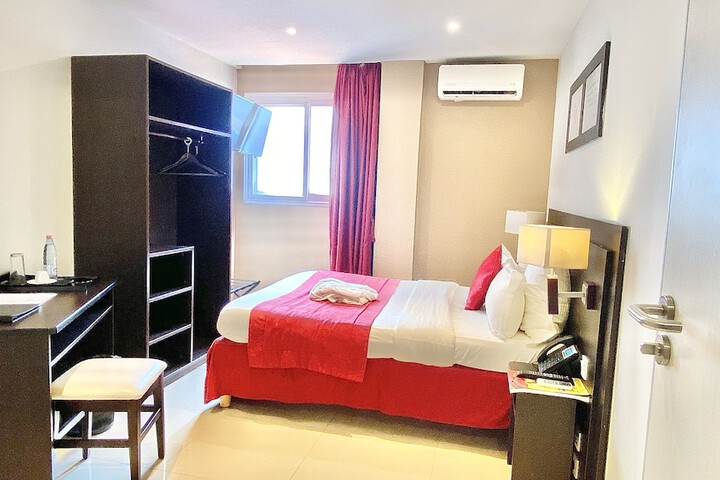 Room 12 of 33