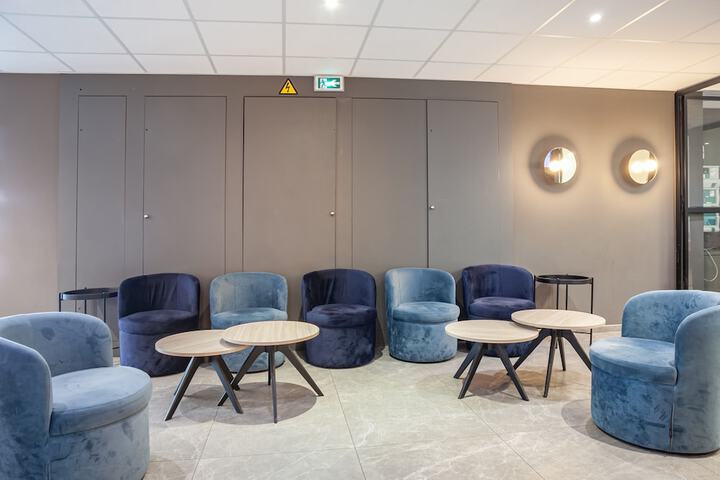 Guest Lobby