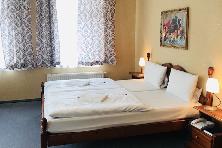 Room 2 of 26
