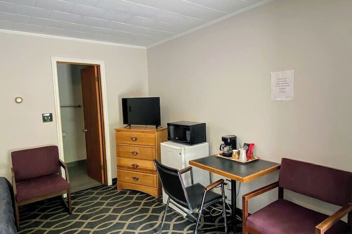 Room 4 of 30