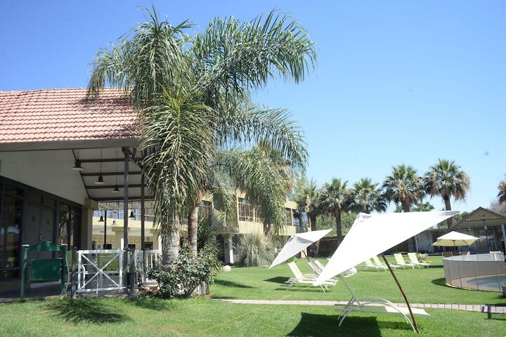 Hotel Exterior 67 of 93