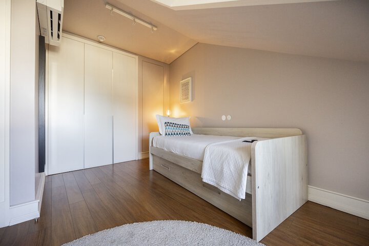 Room 6 of 50